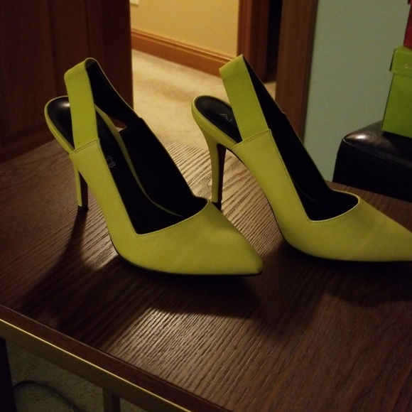 Shoes - Picture 2 of 3